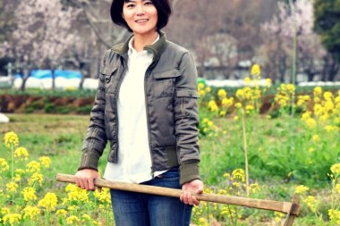 Kiyoko enseña a personas sin hogar a cultivar su propio alimento y así logró…
