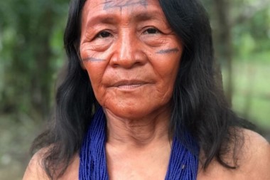 Una cacique en el Amazonas está en una misión para salvar la selva tropical